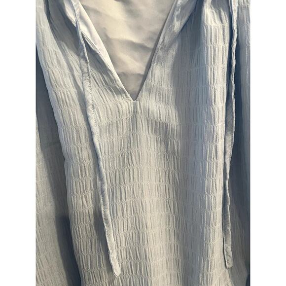 WAYF Size Medium M Light Blue Bubble Cropped Blouse - Picture 2 of 6